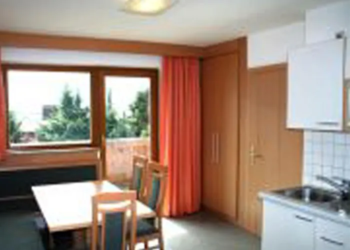 Kristall Apartamento *